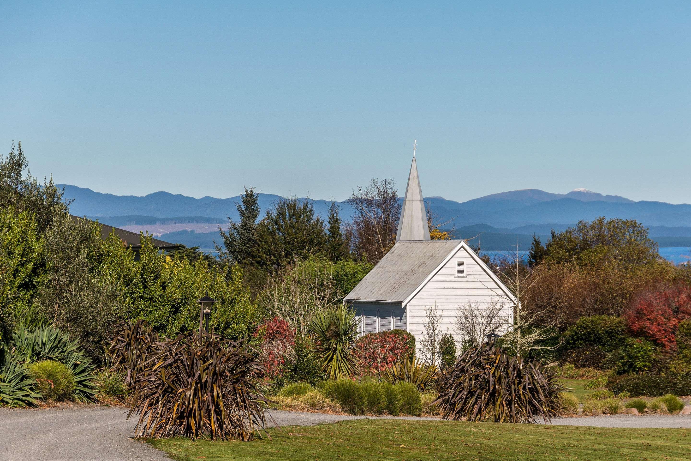 Huka Falls Resort Taupomeer Buitenkant foto The church in 2014