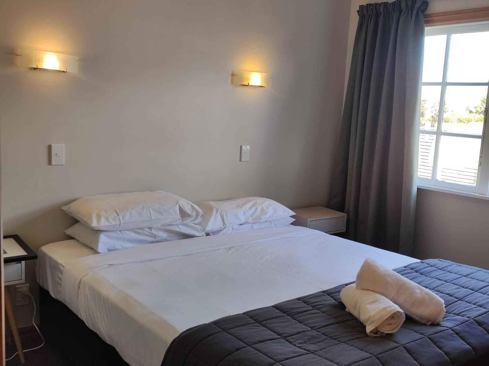 Huka Falls Resort Taupomeer Buitenkant foto A room at the motel
